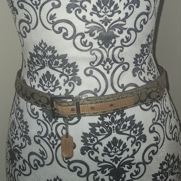 Coach Signature Leather Belt - Picture 3 of 8